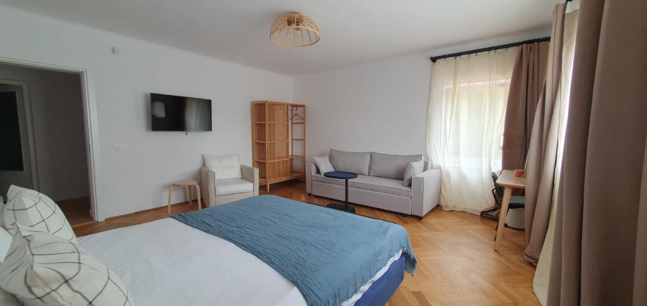 The Pines Serviced Apartments Braşov Exterior foto