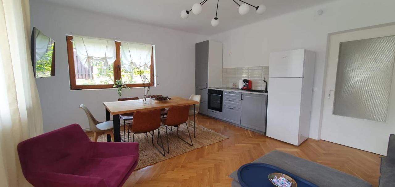 The Pines Serviced Apartments Braşov Exterior foto